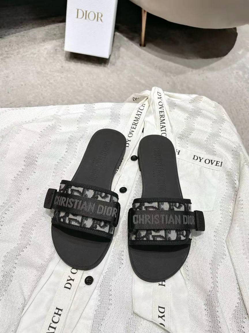 Dior Velcro slippers1-4